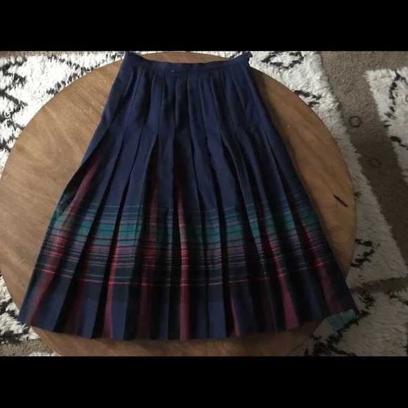 Pendleton Dresses & Skirts - Stunning collectible Pendleton skirt